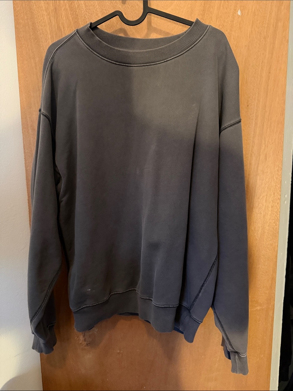Elwood Classic Crewneck Vintage Sweatshirt in Charcoal Gray